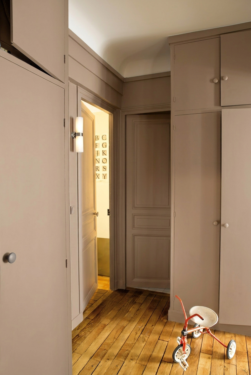 Couleur peinture marron clair, couloir marron clair, placards marron clair, TOLLENS