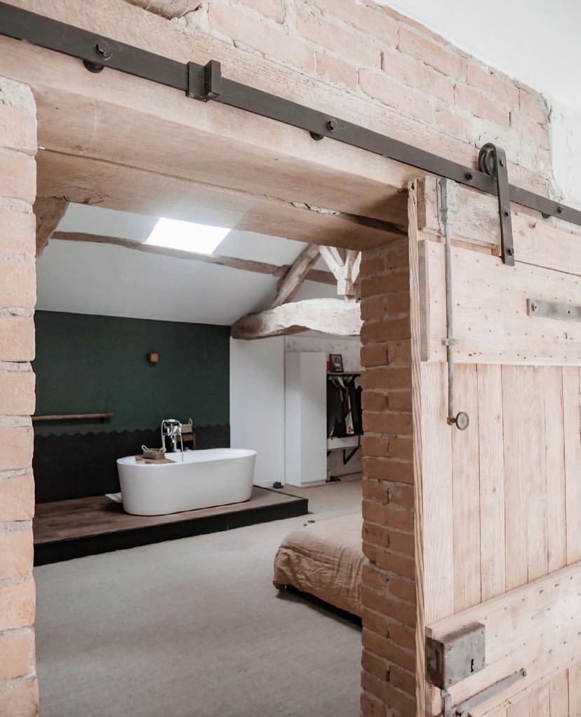 Entrée de la chambre avec salle-de-bain en vert Privilège moderne en peinture Tollens