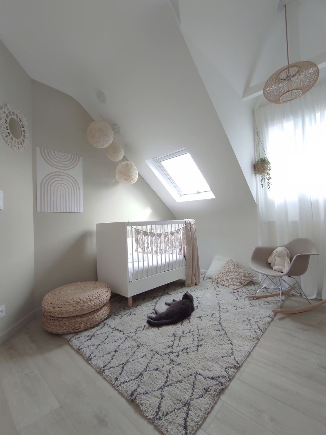 Peinture chambre bébé beige et blanc