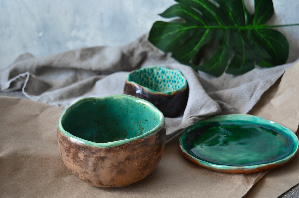Inspiration de vaisselles en argile aux formes imparfaites pour la tendance Wabi Sabi Tollens
