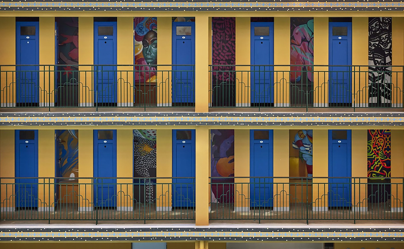 Cabines d'artistes réalisées avec des peintures Tollens dans le cadre du partenariat entre Tollens et Molitor