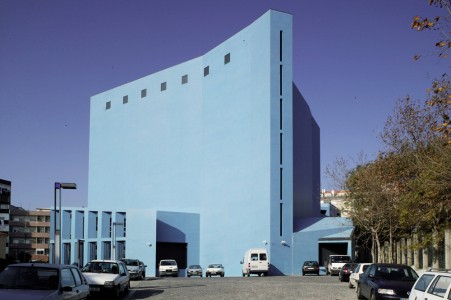 Théâtre azul, bleu, Almda, Portugal, façade Tollens