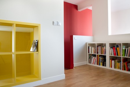 pièce à vivre lumineuse avec des couleurs vives, peintures TOLLENS