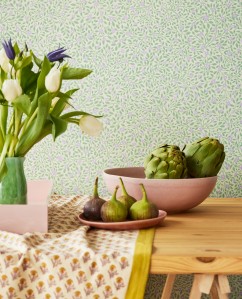 Papier peint cuisine fleuri discret vert d'Eijffinger