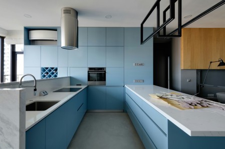 Peinture cuisine bleu clair, peinture meuble cuisine bleu clair et peinture mur cuisine gris, peinture TOLLENS