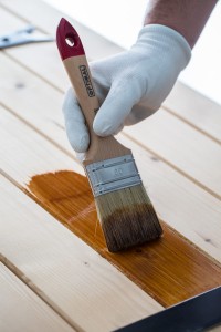 Peinture bois extérieur : comment la choisir ? Comment l'appliquer ?