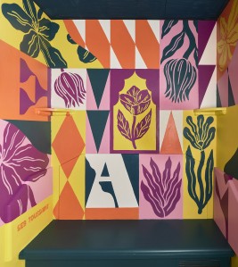 Cabine décorée par l'artiste Seb Toussaint dans le cadre du partenariat entre Tollens et Molitor