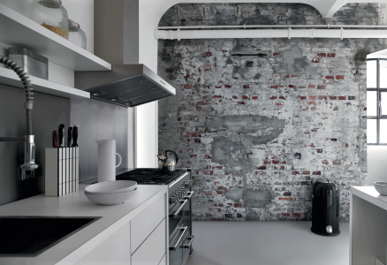 Papier peint panoramique pour cuisine de la marque Rasch, collection Magic Walls, évoquand le style Trash Wall très tendance en 2023 - Tollens