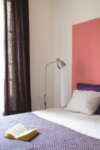 Couleur de l'année Pantone 2019 : Living Coral. Chambre, rose corail, peinture Tollens