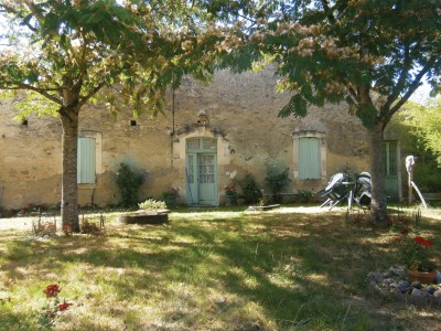 Façade maison France, Région Continentale, nuanciers régionaux, volets verts