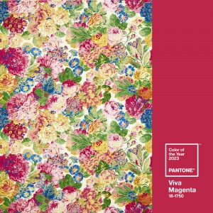 Association couleur de peinture Viva Magenta, Pantone 2023, et papier peint Sanderson. Conseil déco Tollens