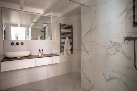 Salle-de-bain Tollens, blanc, marbre, idée déco