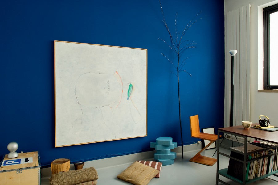 Peinture bleu foncé, salon bleu foncé, peinture Tollens bleu d'Egypte