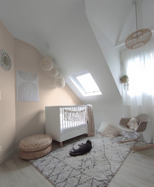 Peinture chambre bébé orange très pale, couleur Vermicelle Tollens, photo intérieur Eugénie Rapin, simulation couleur en ligne